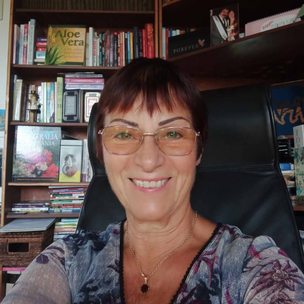 dr nika erzsebet